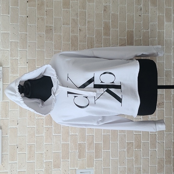 Calvin Klein Women's White Monogram Logo Cropped Hoodie(Sz S/M) - Picture 1 of 10